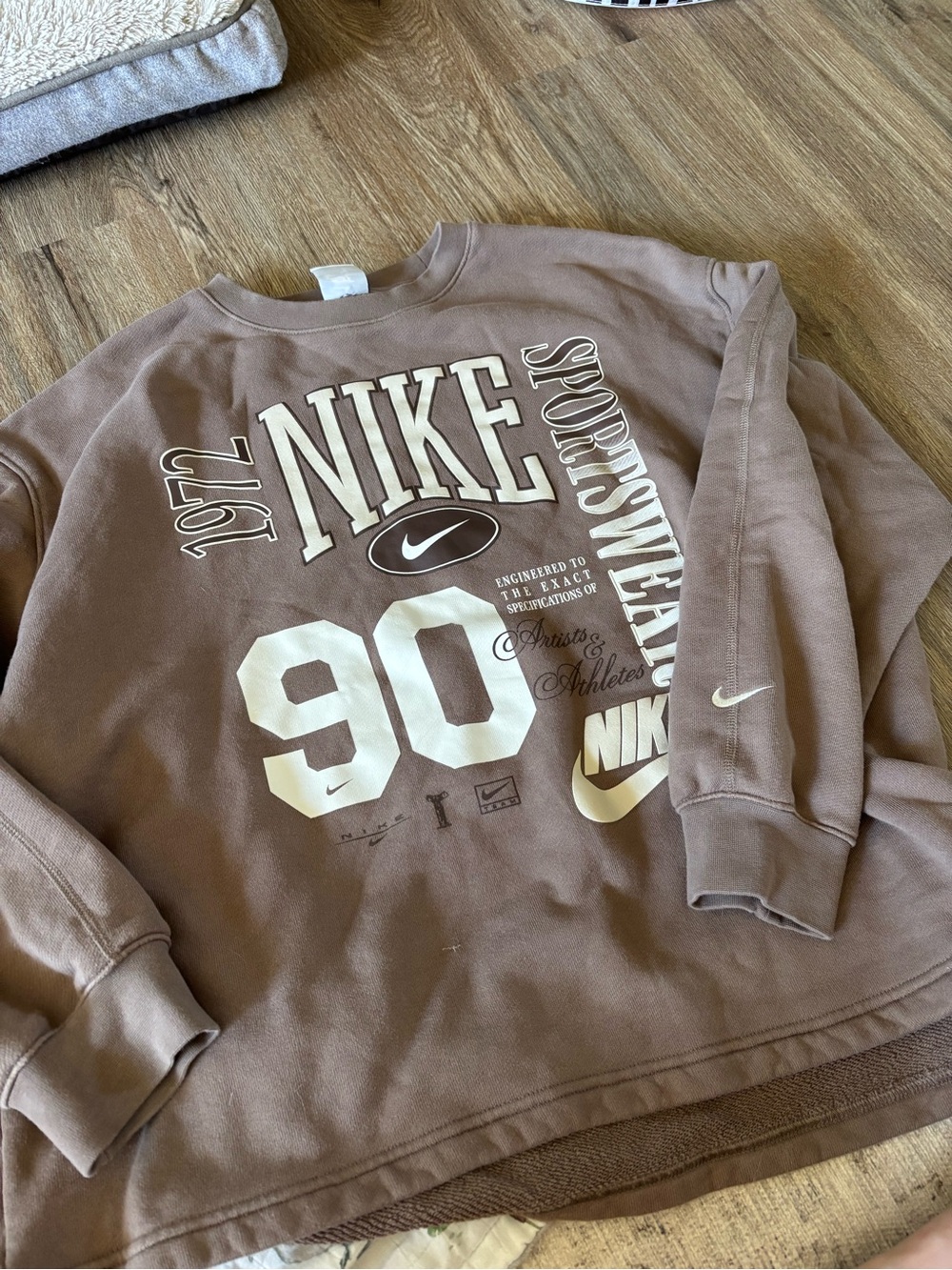 nike vintage crewneck
